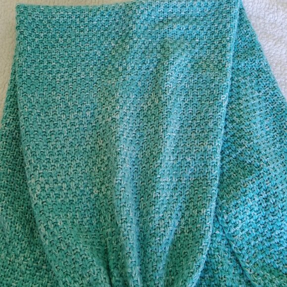 Handmade High Density Crochet Mermaid Tail Blanket - Picture 10 of 16